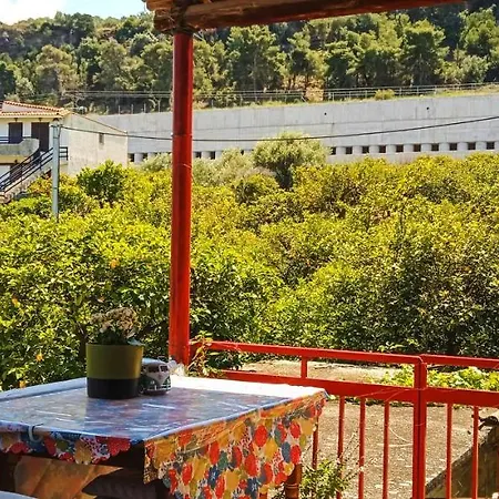 Affittacamere Two-bedrooms In Greek Vintage With Shared Bathroom *